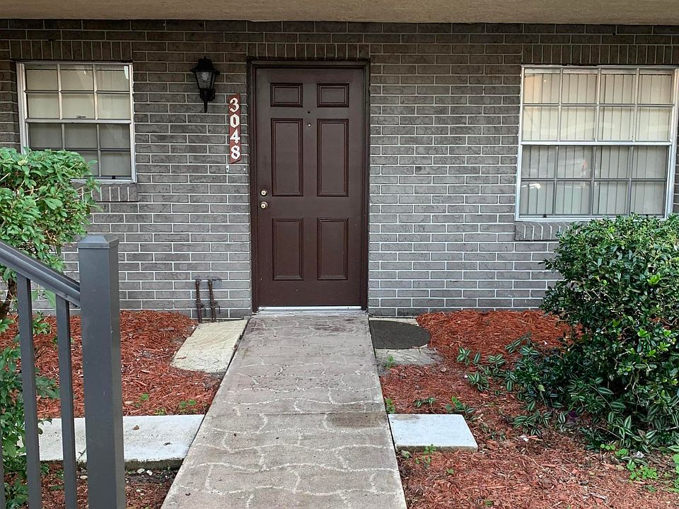 1st image of 3048 Sir Hamilton Cir #3
