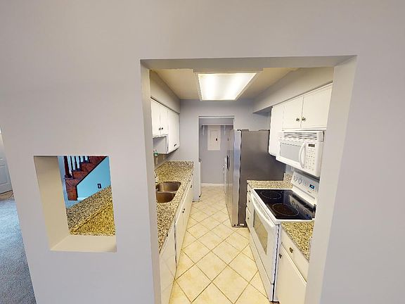 4th image of 705 New River Ct APT B