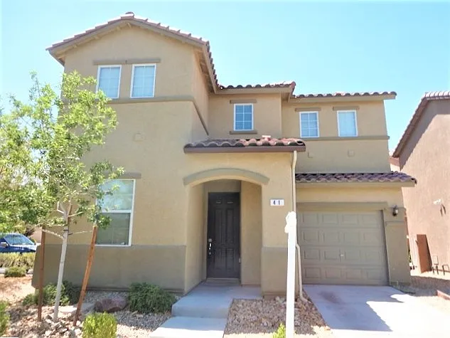 3 bed, 3.0 bath, 1599 sqft, $2,075 — Photo 1