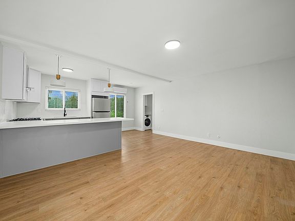 5th image of 3167 Landis St APT 6