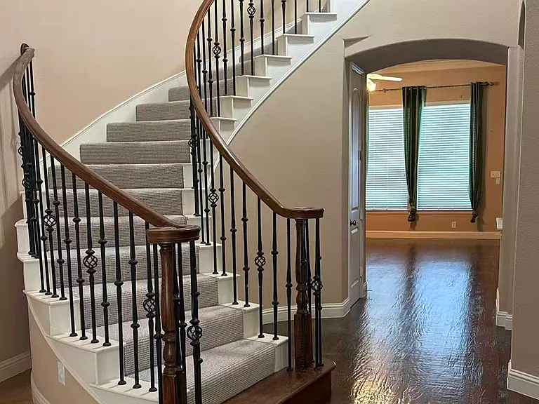 Staircase with new carpet