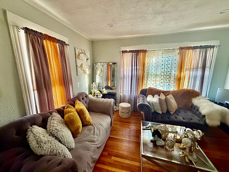 Fremont Ave — Photo 4
