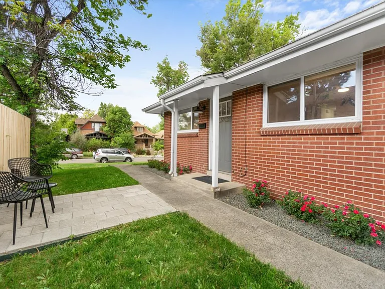 3246 N Columbine St — Photo 4