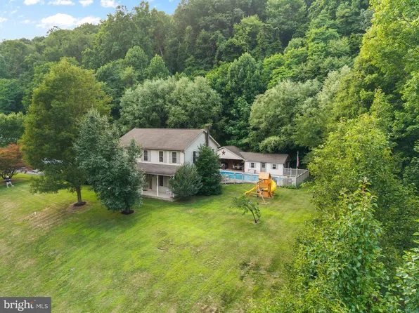 59 Delving Dr, Lewistown, PA 17044