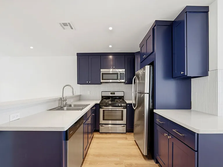 TALA Local at 832 Croft — Photo 6