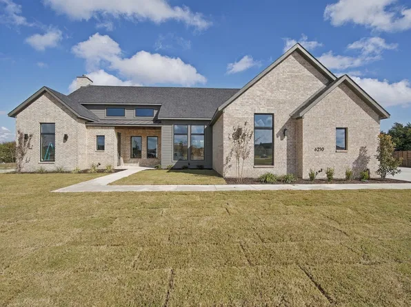 6210 McChesney Dr, Midlothian, TX 76065