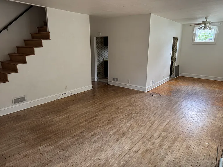 618 E Brewster St — Photo 15