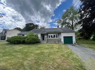 72 Pine St, Newton, NJ 07860