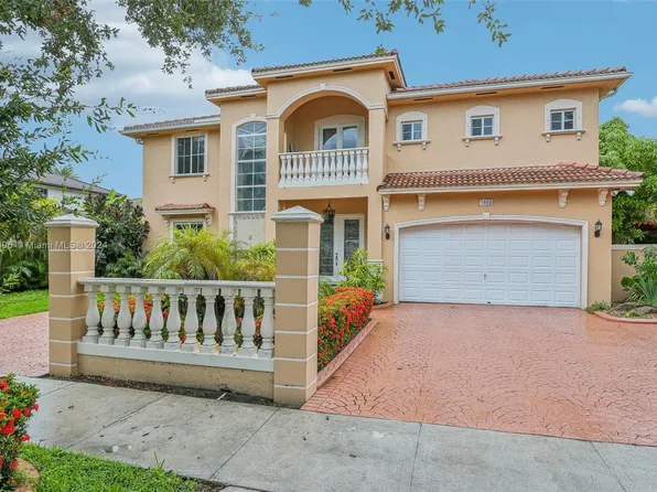 7802 NW 165th Ter, Miami Lakes, FL 33016