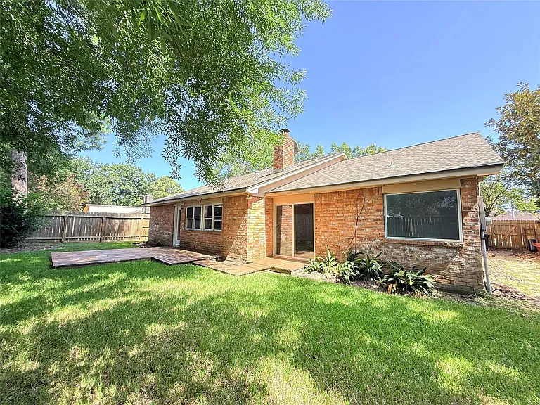 16439 Hickory Knoll Dr — Photo 19