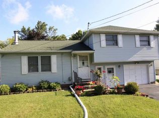 72 Thorpe Cres, Rochester, NY 14616