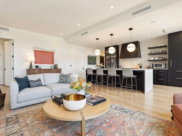 1111 W River Pkwy #9E, Minneapolis, MN 55415