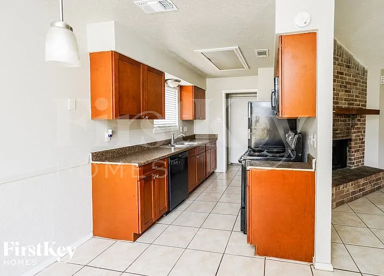 7603 Stamen Dr — Photo 7