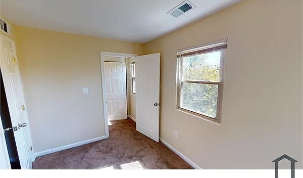 3 bed, $2,549 — Photo 4