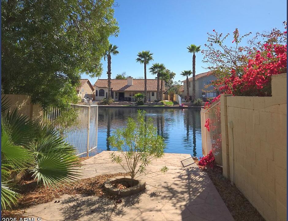2nd image of 250 N LA ARBOLETA Drive