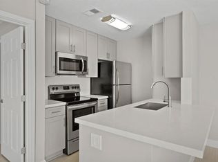 2201 Fountain View Dr APT 4, Houston, TX 77057