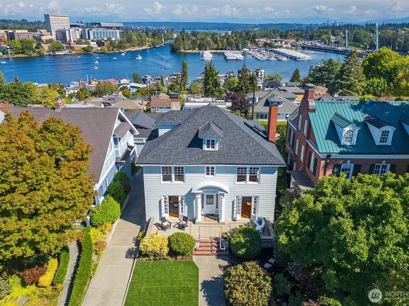 2822 10th Avenue E, Seattle, WA 98102