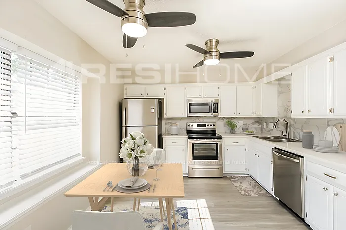 Building Photo - 16420 Del Mar Dr