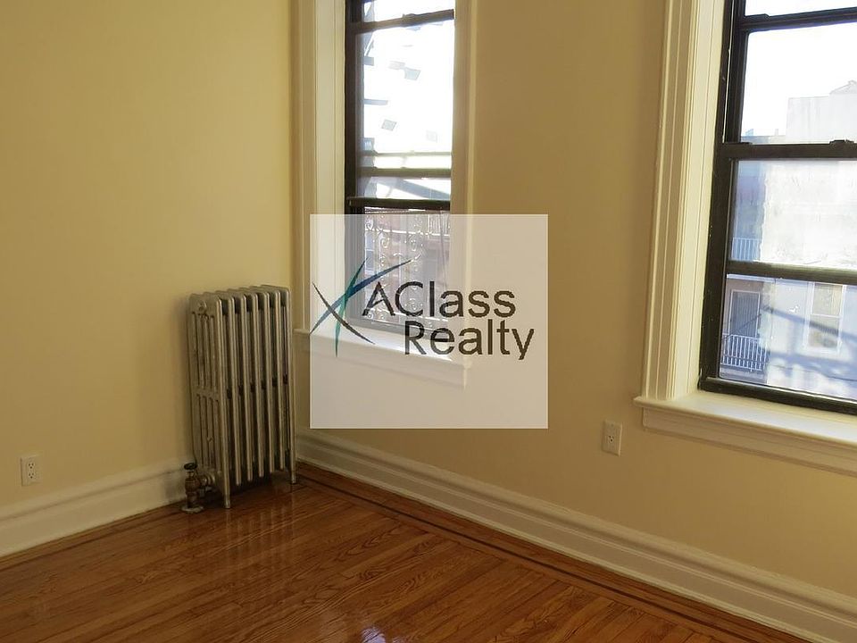 2nd image of 3206 35th Ave APT 2C