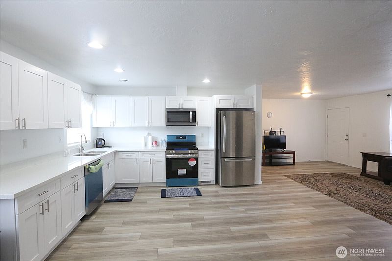 4th image of 12519 288th Street E