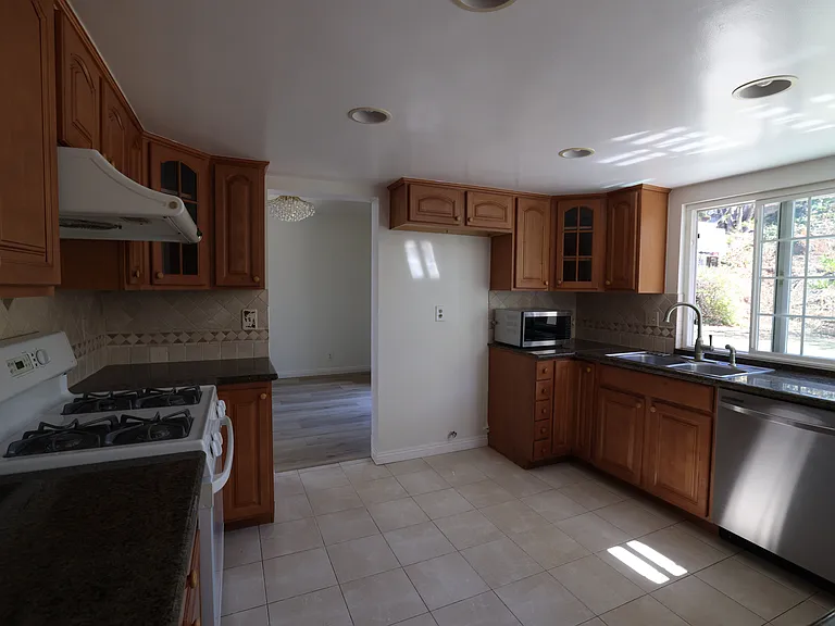 1538 Meadow Glen Rd — Photo 7