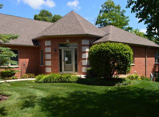 33 Billy Casper Ln, Midlothian, IL 60445