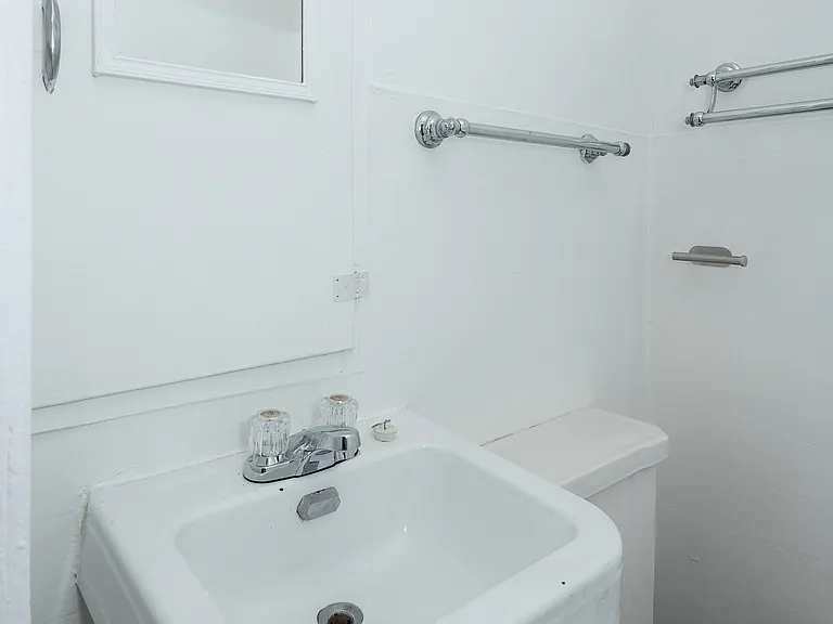 Cross Park Apartments — Photo 38