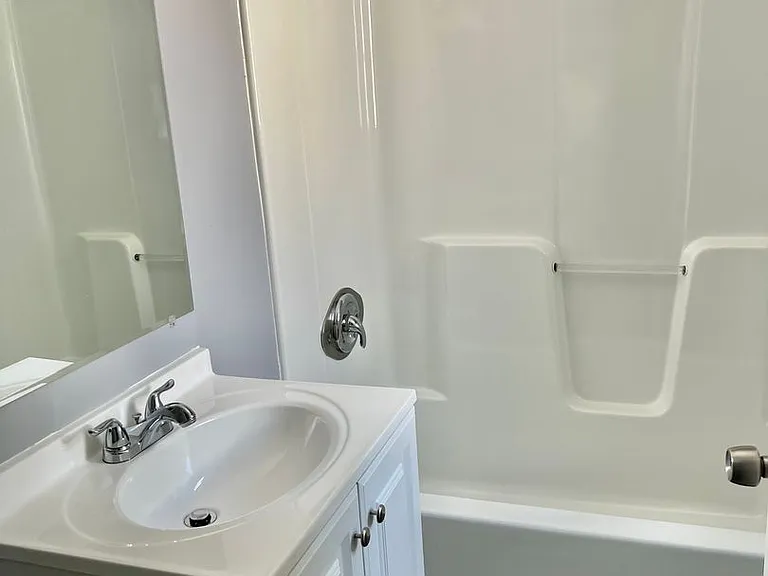 238 Sadonia Ave — Photo 6