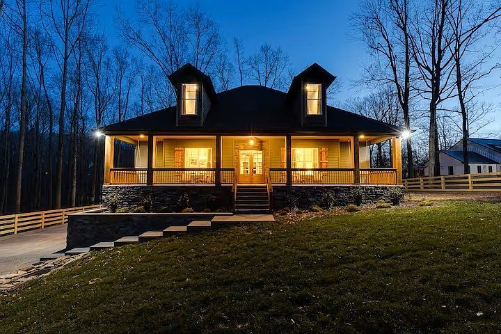 1st image of 1073 Split Rail Cir