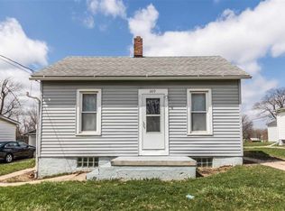 609 N Cemetery St, Roanoke, IL