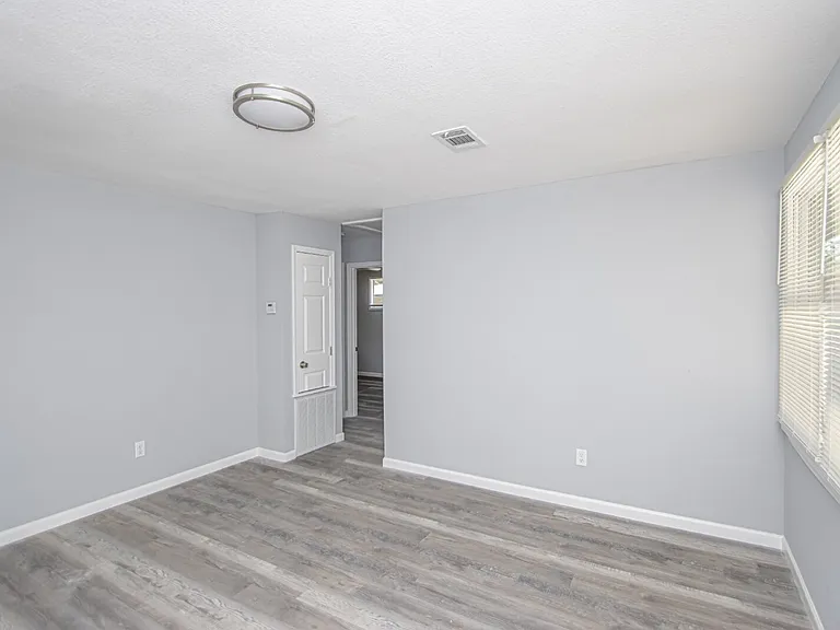 35 Hiland Pl #B — Photo 9