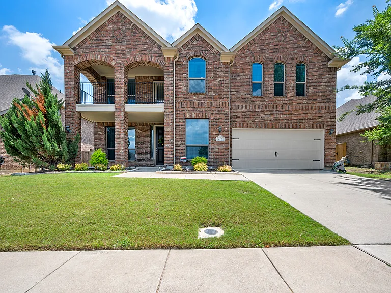 622 Newchester Dr — Photo 2