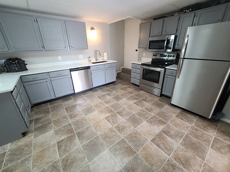 940 W Red Oaks Dr #2 — Photo 14