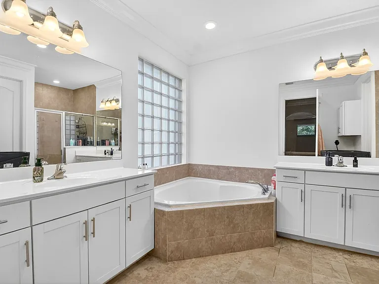 9062 Gulf Cove Dr — Photo 31
