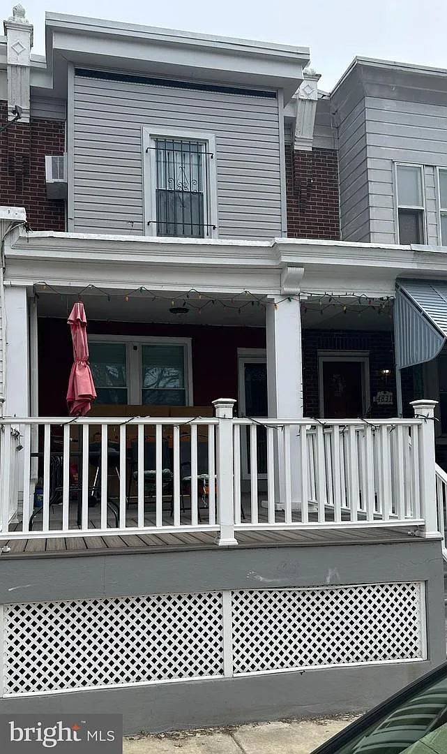 4833 D St photo 1