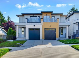 19128 61a Ave #1, Surrey, BC V3S8C7