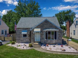 4658 Morgan Pkwy, Hamburg, NY 14075
