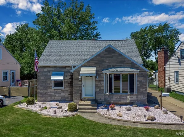 4658 Morgan Pkwy, Hamburg, NY 14075