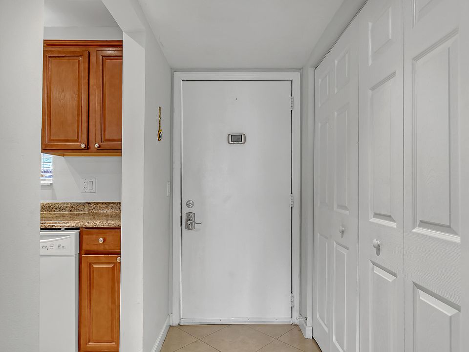 646 Snug Harbor Dr APT H105, Boynton Beach, FL 33435 MLS RX10883481