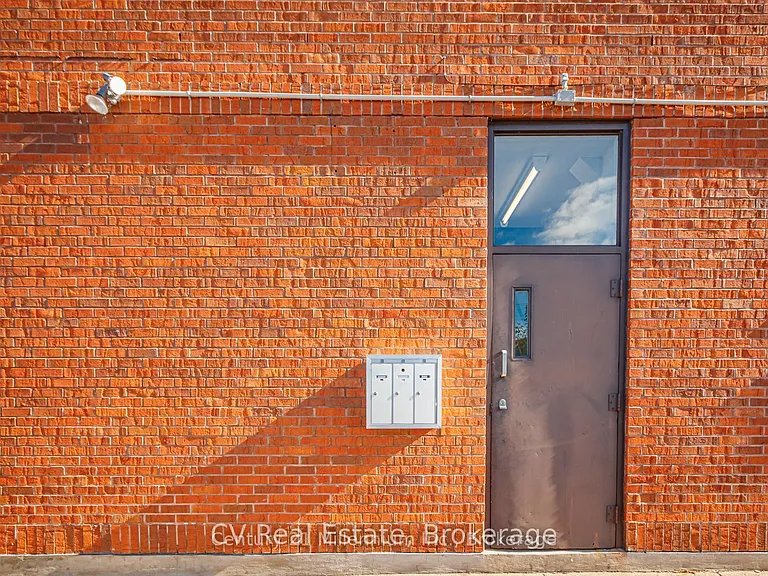 250 Hurontario St #2 — Photo 26