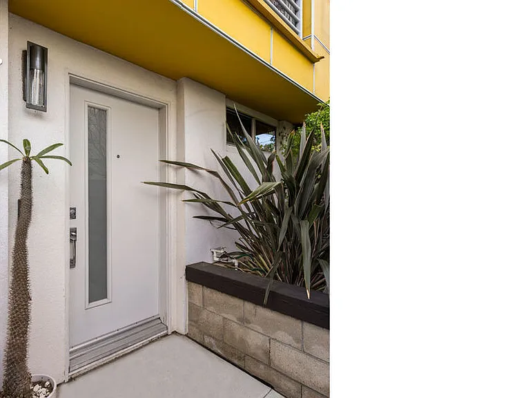 2217 Branden St — Photo 3