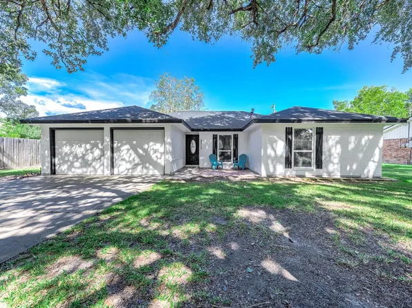 3713 Wilshire Dr, Alvin, TX 77511