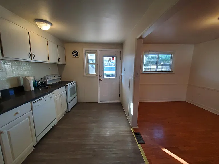 702 S Penn St — Photo 6