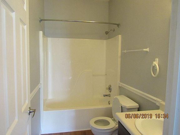 4th image of 3908 Roundwood Dr