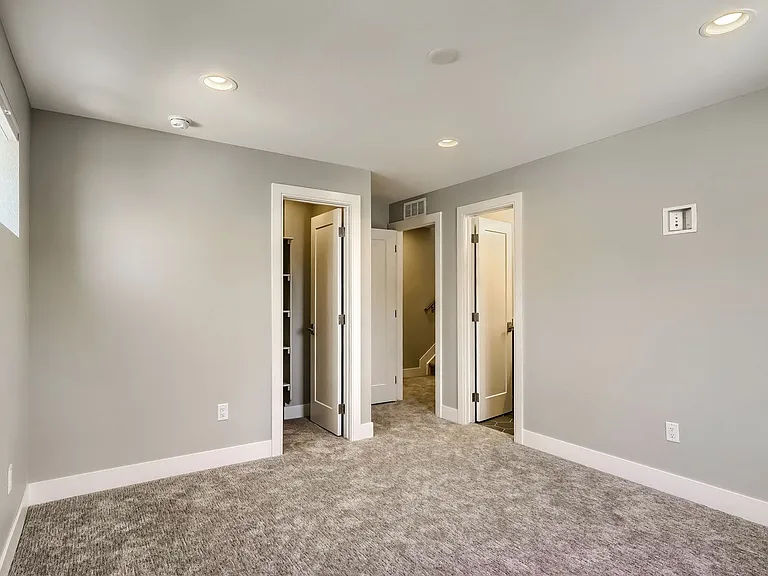 718 W 1st Ave — Photo 33