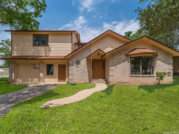 20 E 5TH ST, Pleasanton, TX 78064