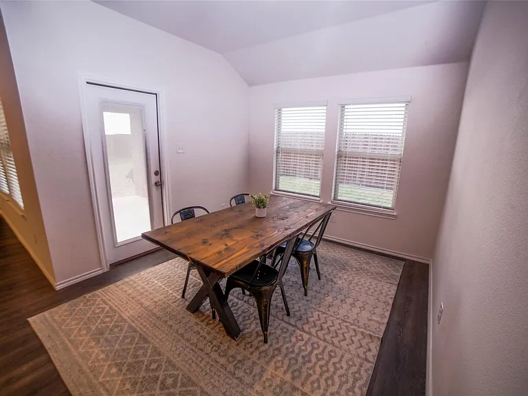 103 Whirlway Ln — Photo 8