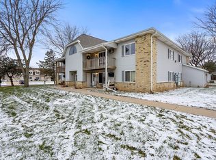26532 Lilac Ln APT 5, Waterford, WI 53185