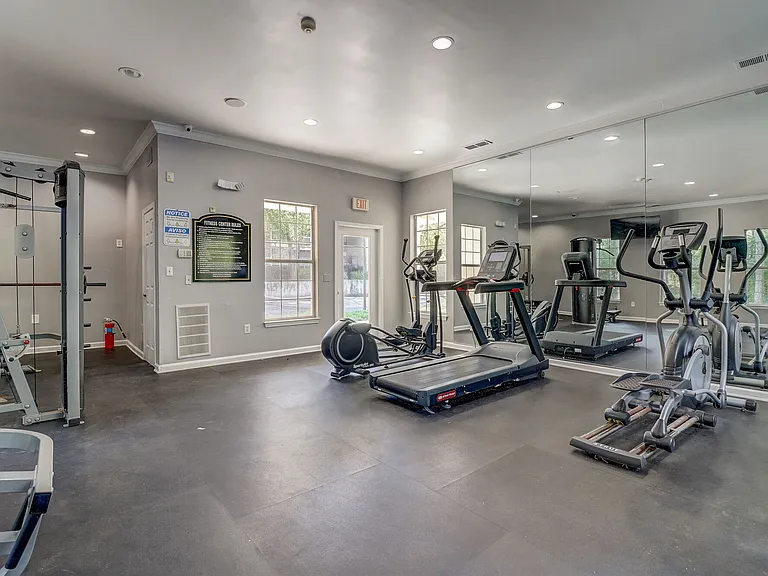 Parkway Grand — Photo 9