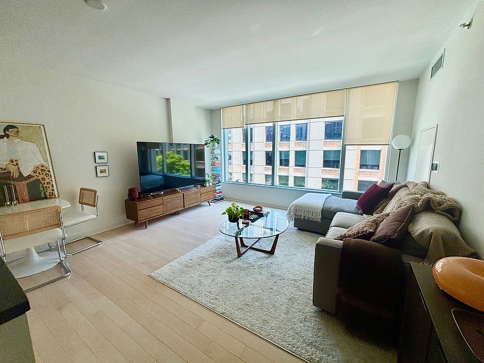 1st image of 318 Spear St Unit 6B